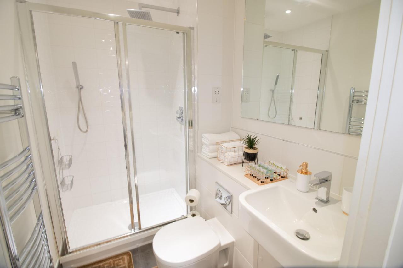 Virexxa Bedford Centre - Executive Suite - 2Bed Flat With Free Parking & Gym ภายนอก รูปภาพ