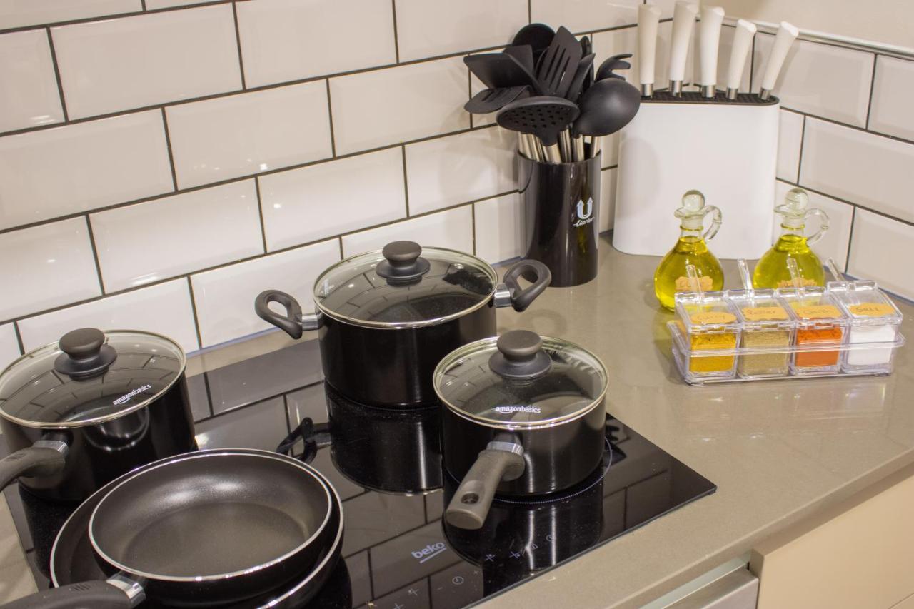 Virexxa Bedford Centre - Executive Suite - 2Bed Flat With Free Parking & Gym ภายนอก รูปภาพ
